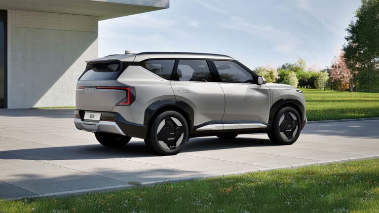kia-ev5-suv-white-exterior-side1